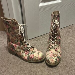 Floral Lace-Up Women's Boots